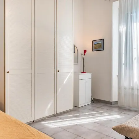 Porto Mirabello Central & Lovely Apartment La Spezia